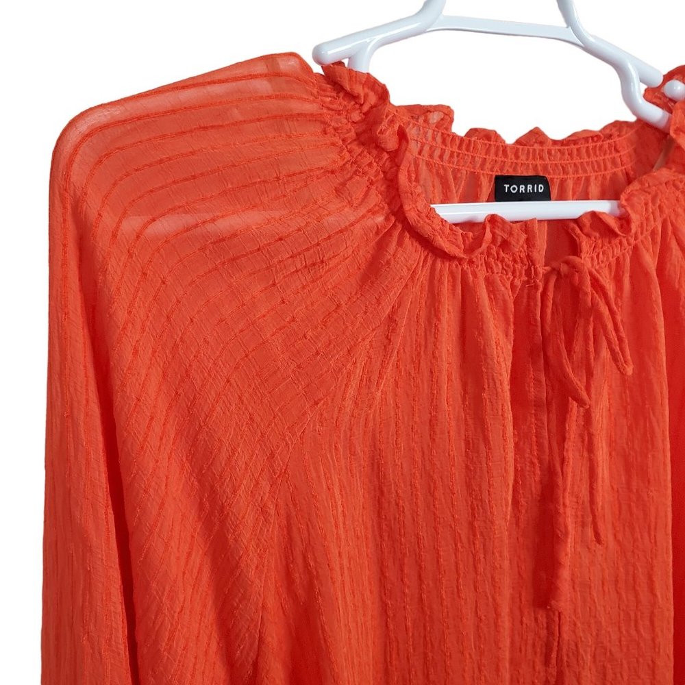 Torrid 4X Size 4 Blouse Peasant Textured Gauze Tiered Ruffle Keyhole Ribbon Tie - Picture 4 of 10